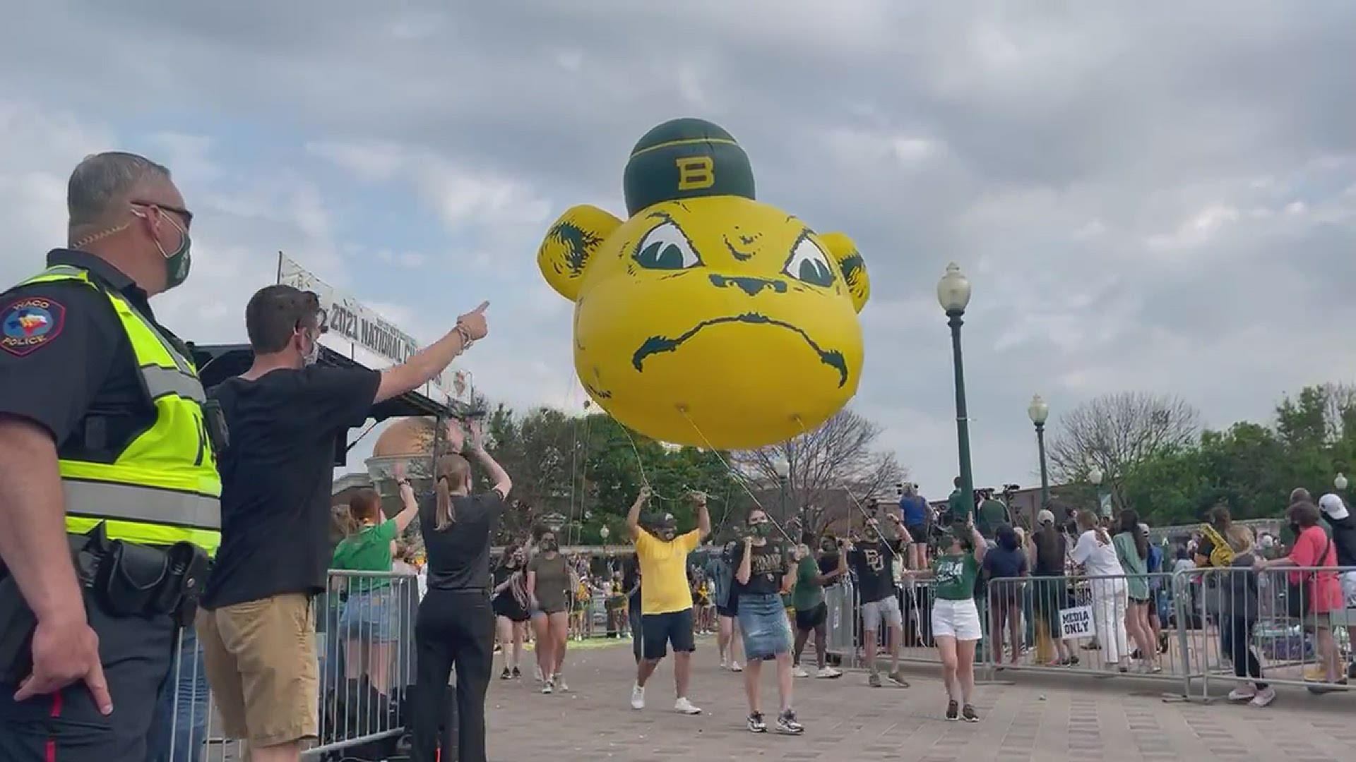 Of course the Baylor Bears mascot (in balloon form) marched in the parade honoring the men's basketball team's National Championship win!
Credit: Lyndie Miller