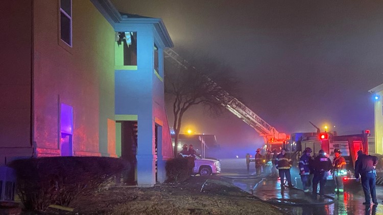 15 without a home after overnight apartment fire in Waco