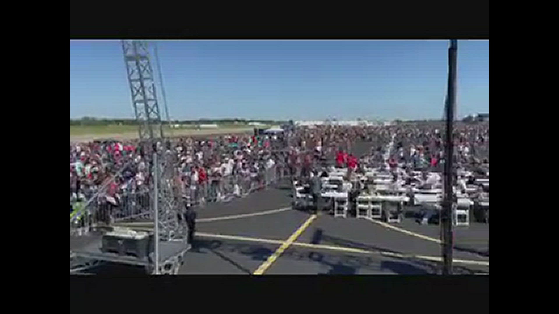 View of the thousands gathered at the Waco airport
Credit: KCEN