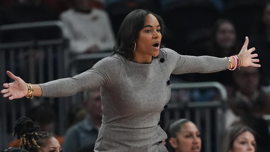 No. 10 Oklahoma tops Texas A&M 85-58