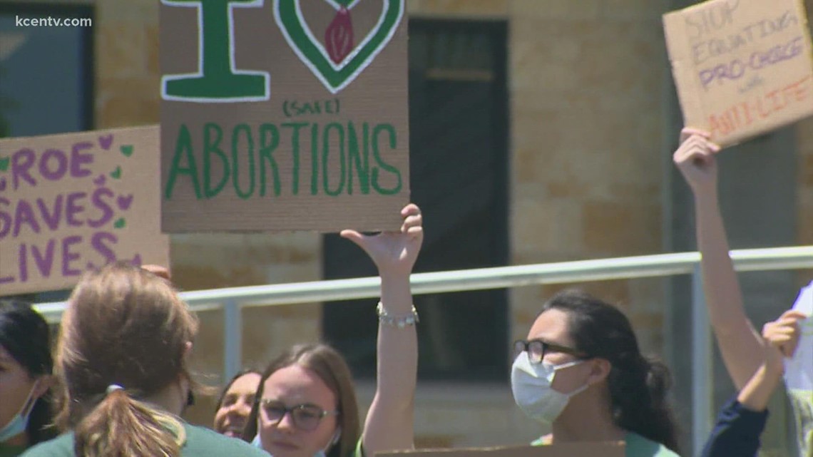 Hundreds of Austin-area students to walk out of class to protest Roe v. Wade SCOTUS opinion