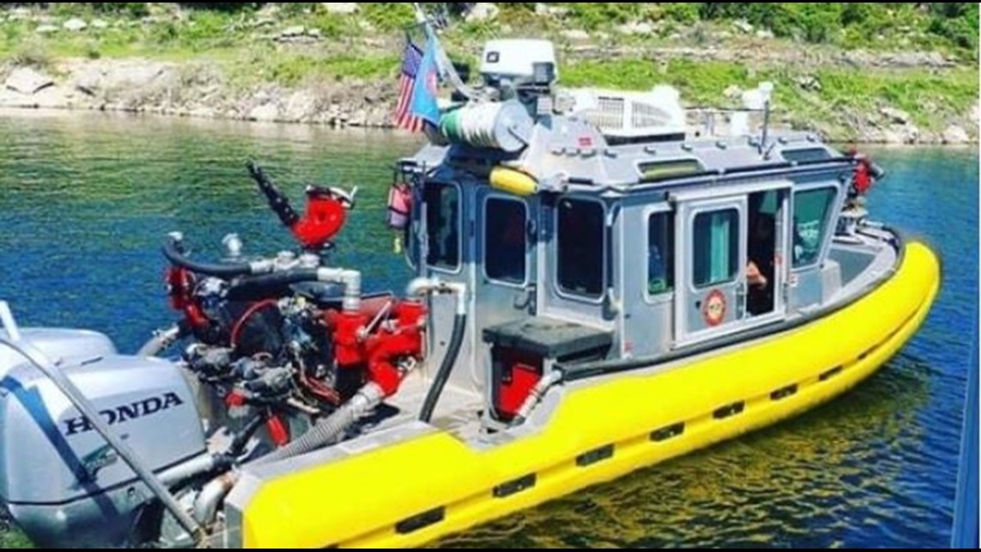 Boaters raise money to repair rescue boat that provides free service to those in need on Lake Belton.