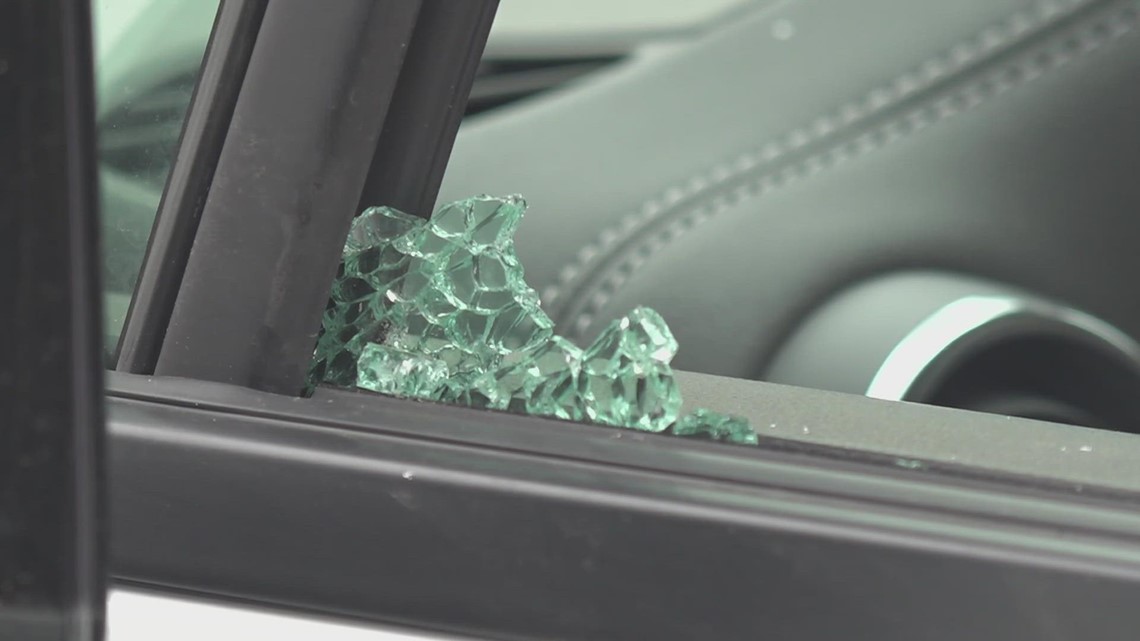 Central Texas man's car gets struck by lightning