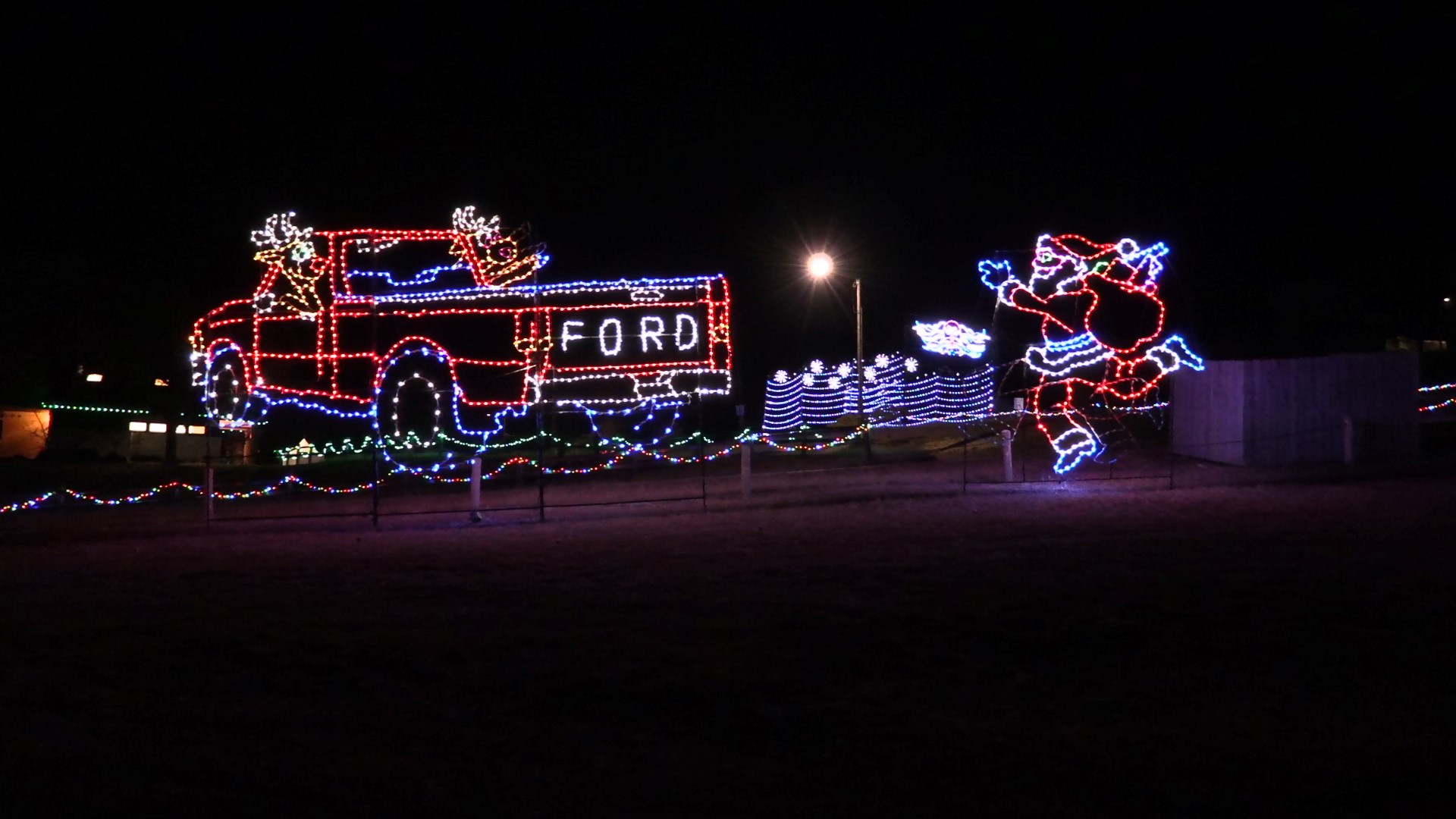 Drivethru holiday lights display opens on Fort Hood