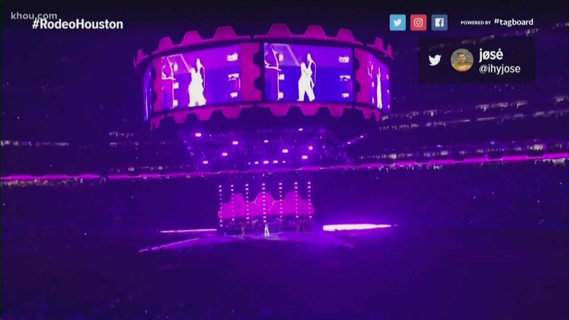 Kacey Musgraves is trending on Twitter after her performance at the Houston Livestock Show & Rodeo. But it’s not just her name in the headlines. Selena is back as well.