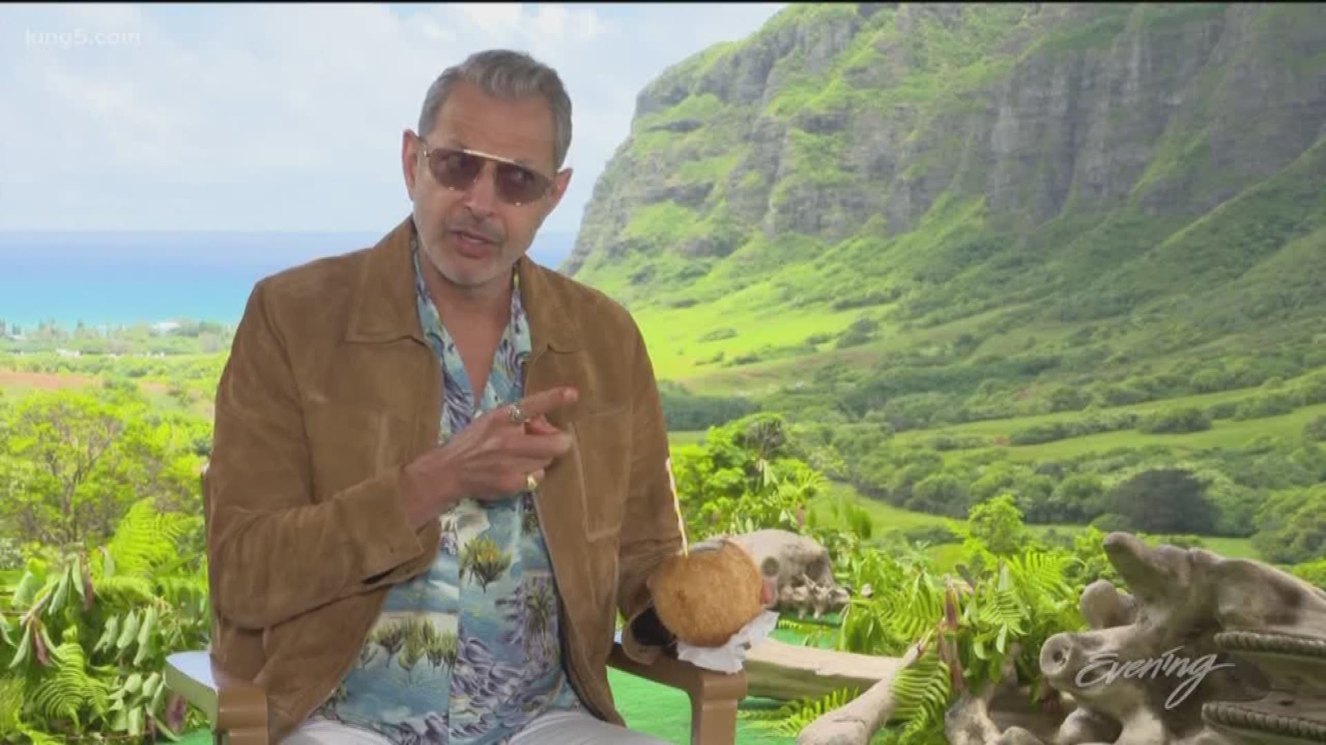 This Interview With Jeff Goldblum Is Bonkers In The Best Possible Way Kcentv Com