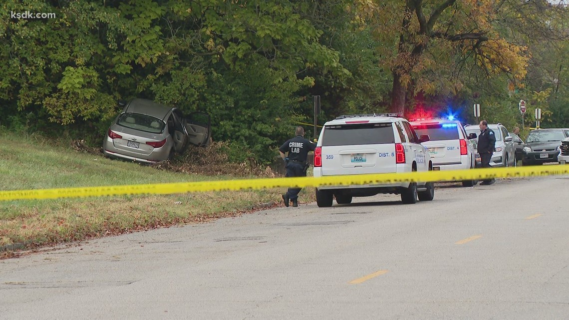 Man found dead after onevehicle accident in St. Louis