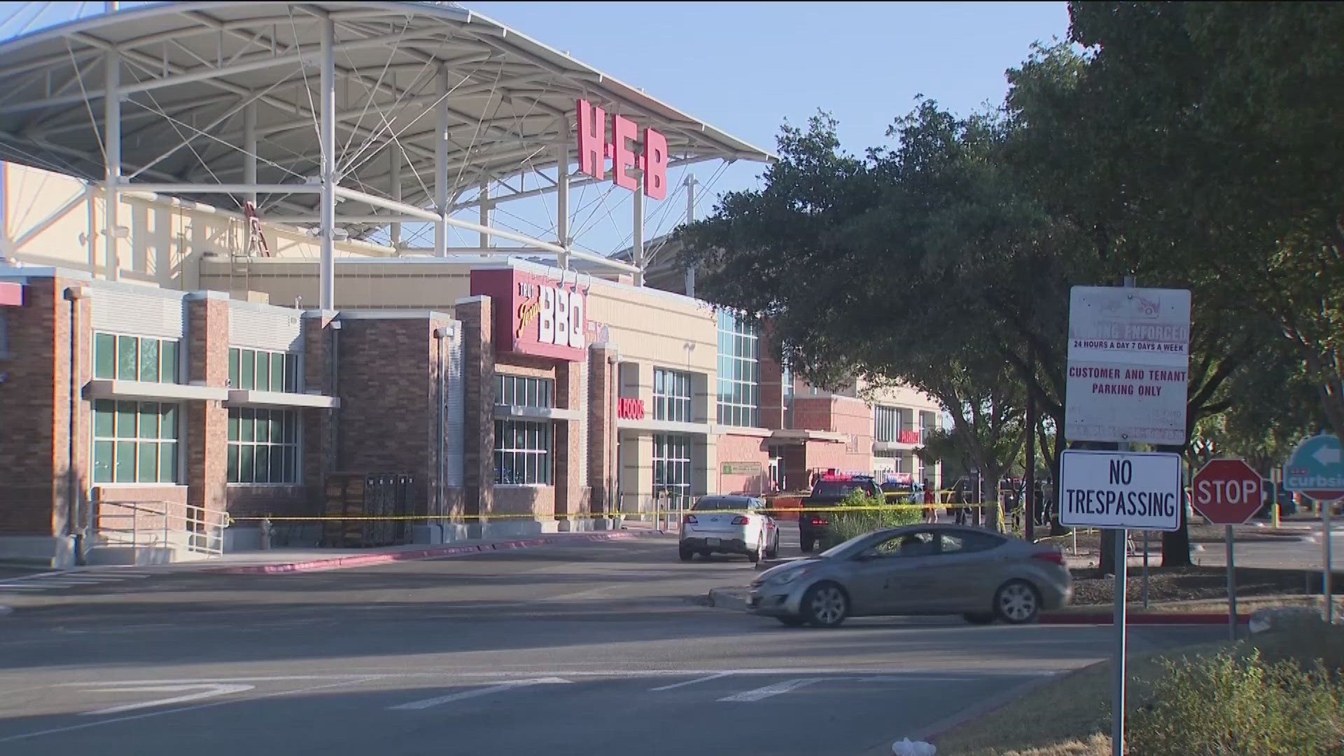 Austin police said this was not an active shooter incident. H-E-B confirmed they were cooperating with APD's investigation.