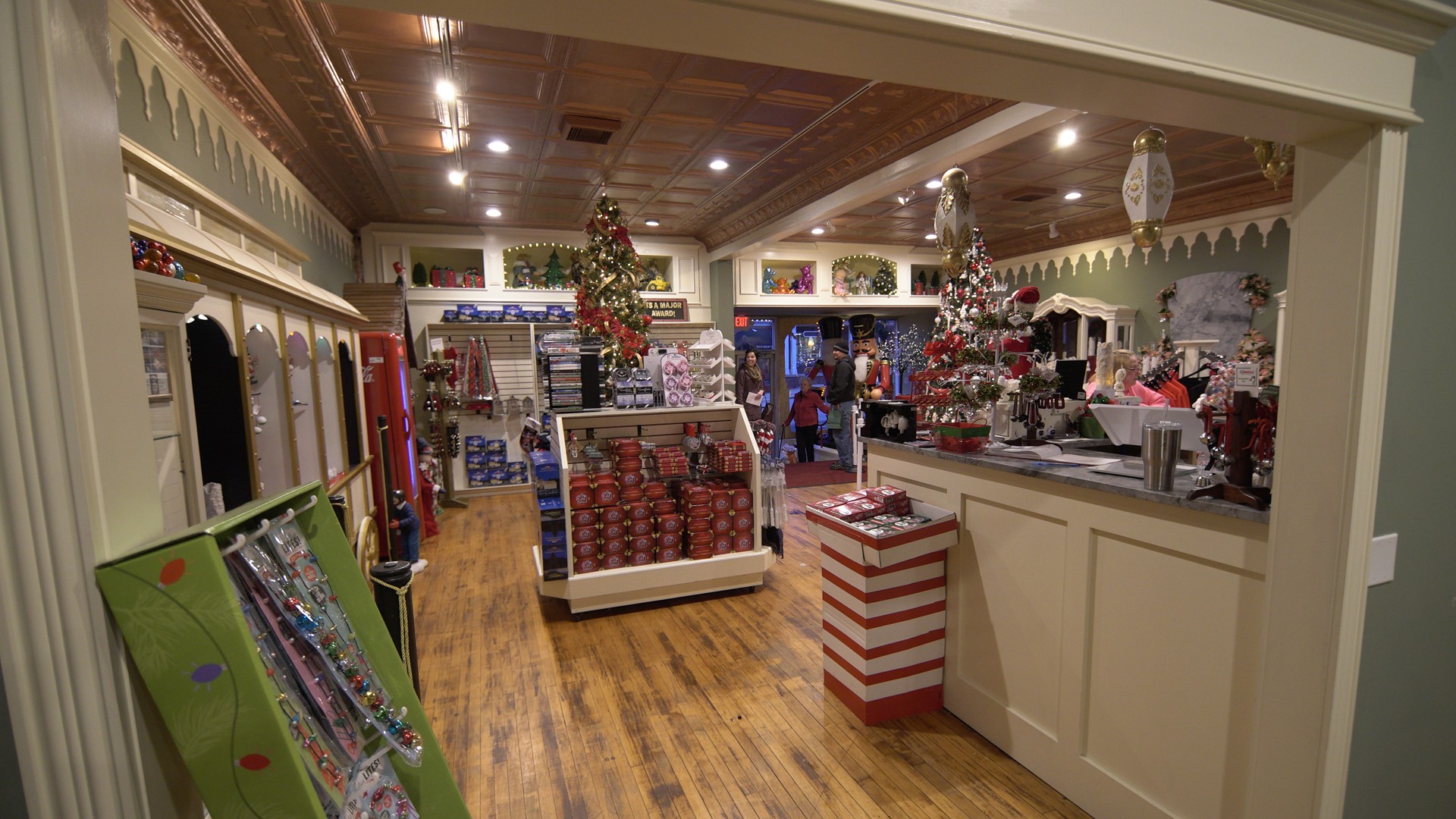 Quebec christmas store Castle Noel brings Hollywood, Christmas spirit to Northeast Ohio