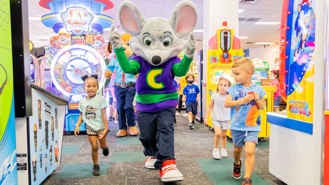 Chuck E. Cheese removes animatronics after recent horror movie - Vimarsana News