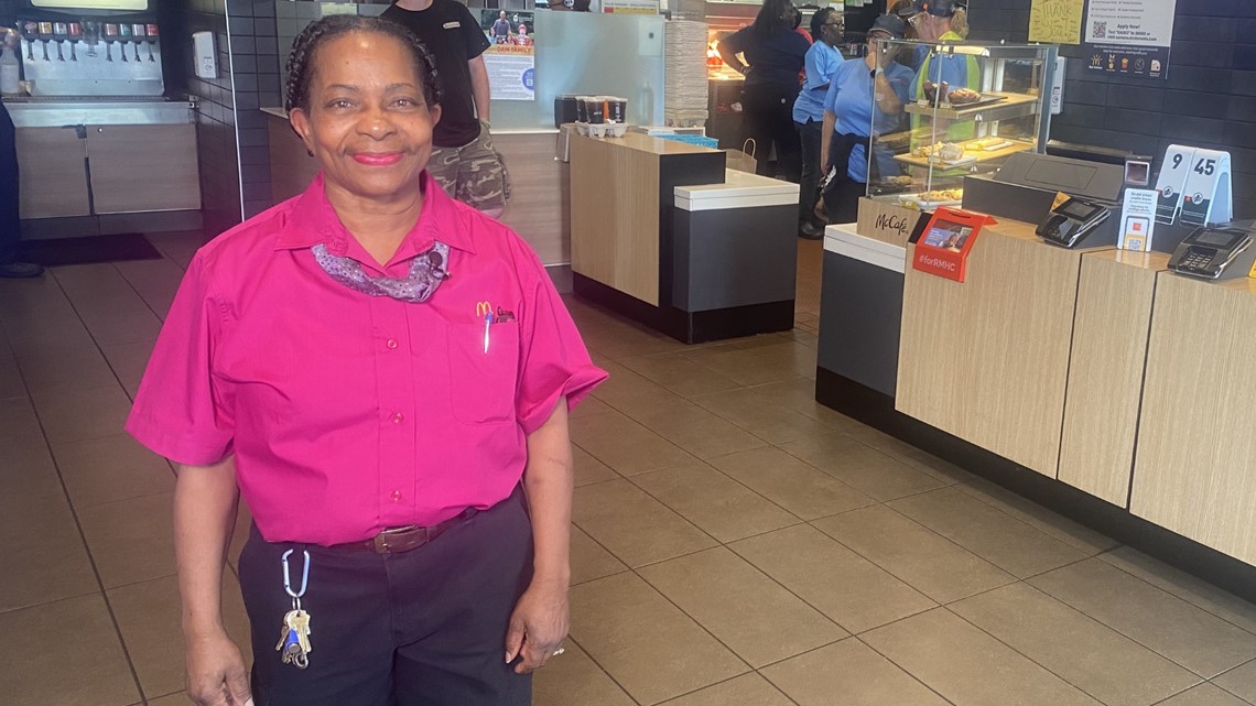 Employee works at McDonald's for 50 years in Georgia - Vimarsana News