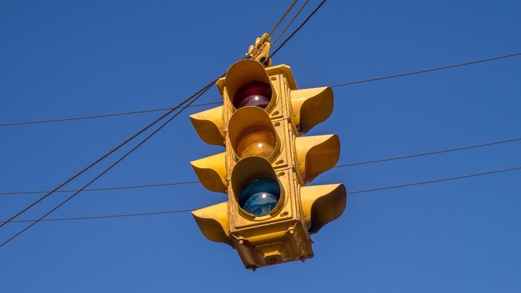 TxDOT says 'expect significant delays' as crews fix broken traffic signals on Sixth Avenue